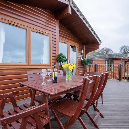 Chalet Loch Leven Lodge 12 By Interhome Kinross Bagian luar foto