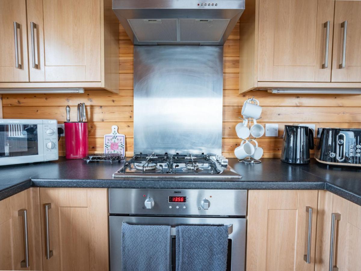 Chalet Loch Leven Lodge 12 By Interhome Kinross Bagian luar foto