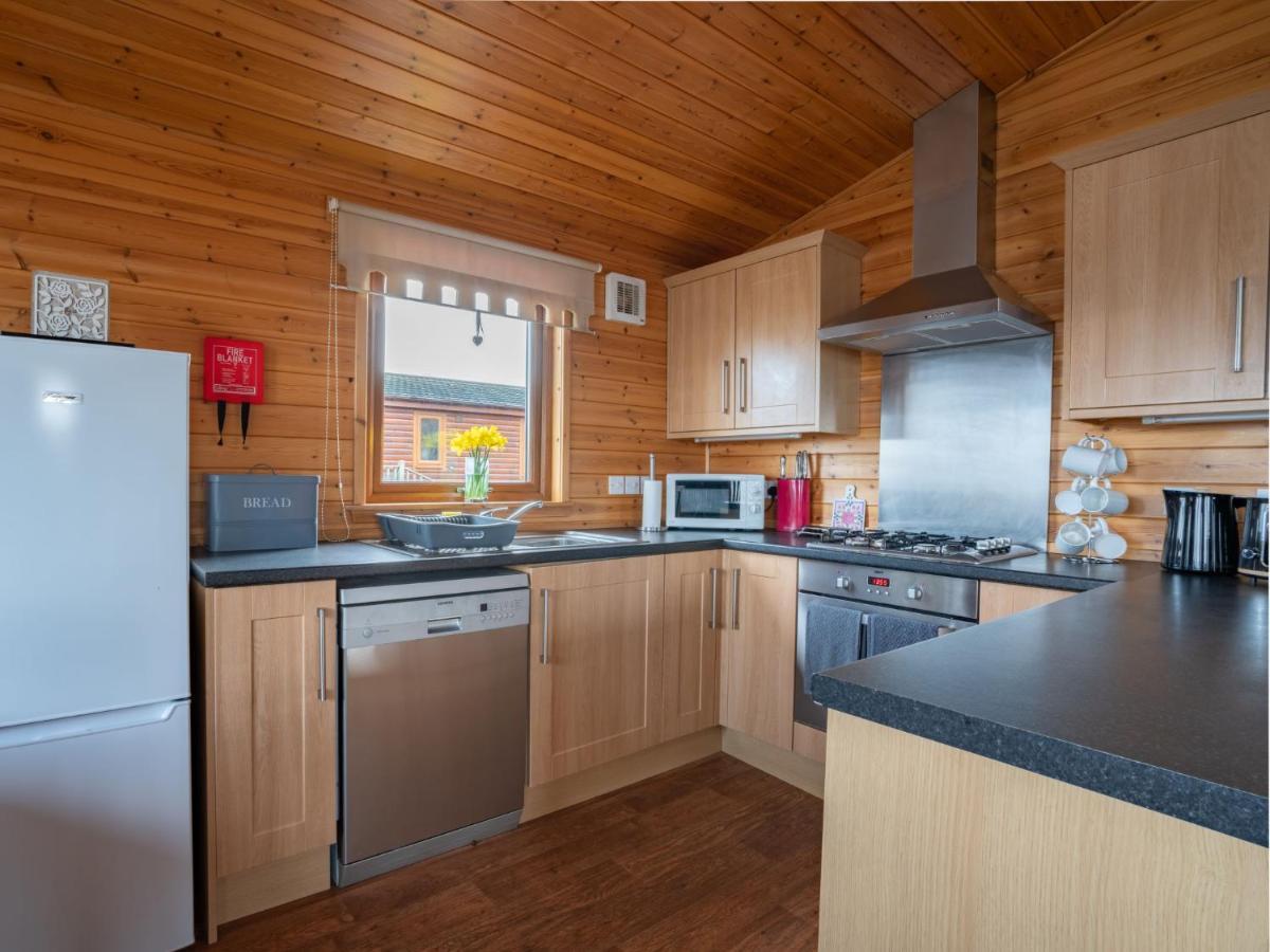 Chalet Loch Leven Lodge 12 By Interhome Kinross Bagian luar foto